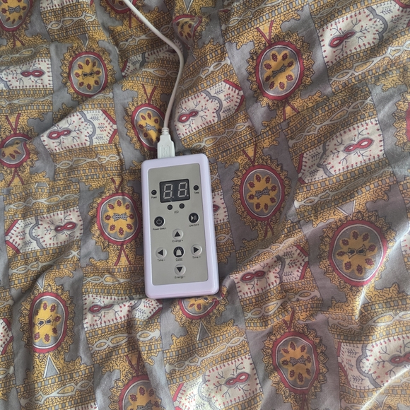 Light Therapy LED Face Mask - Cream - Picture 4 of 7